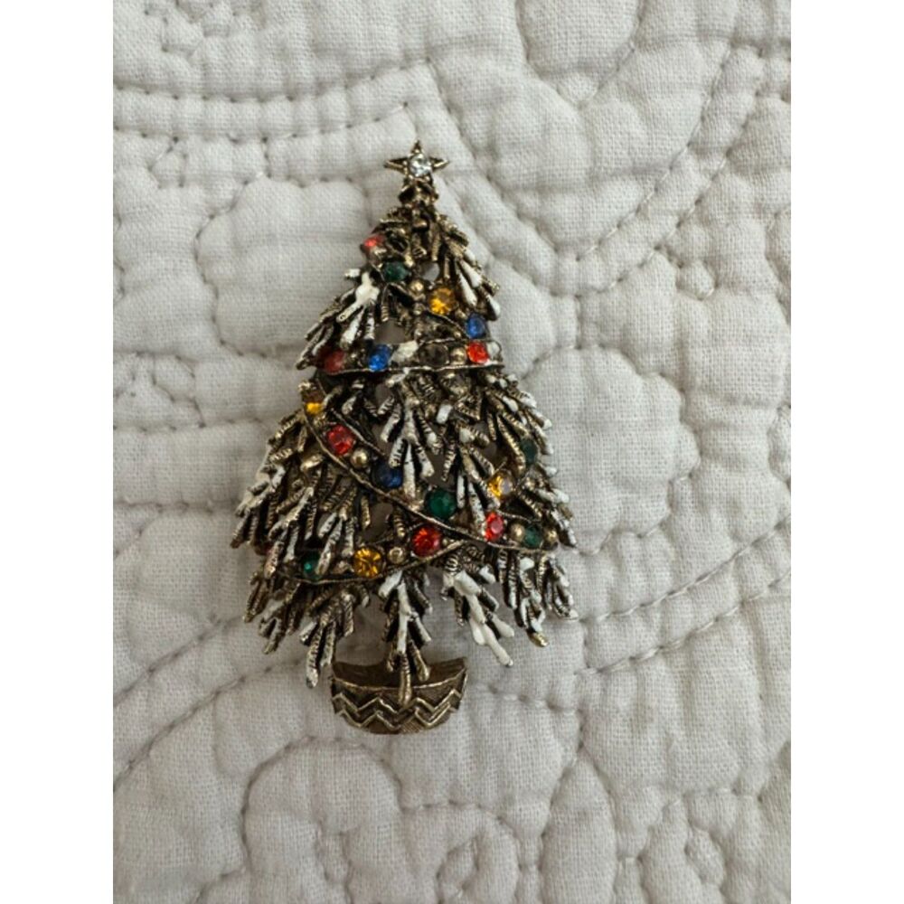 Vintage ART  Arthur Pepper signed Christmas tree goldtone flocked brooch.
